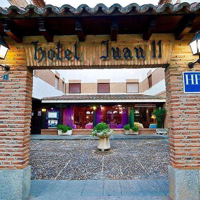 Hospedium Hotel Juan II Toro Exterior photo